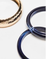 pack of 3 bangles with dark blue resin detail in gold tone
